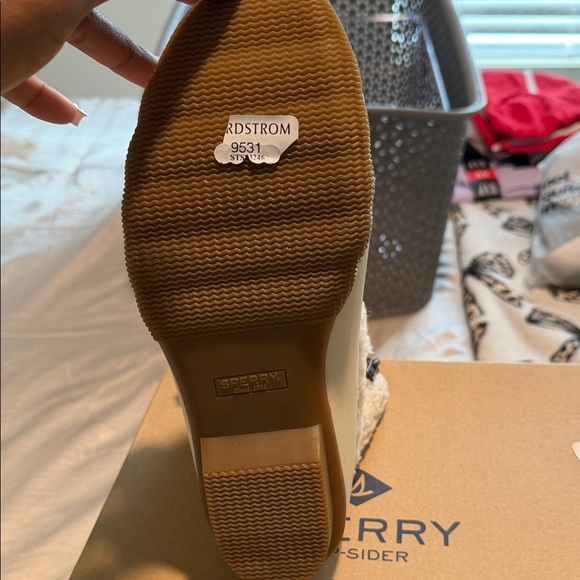 Sperry womens Cream and Tan Duck Boots - Picture 4 of 5